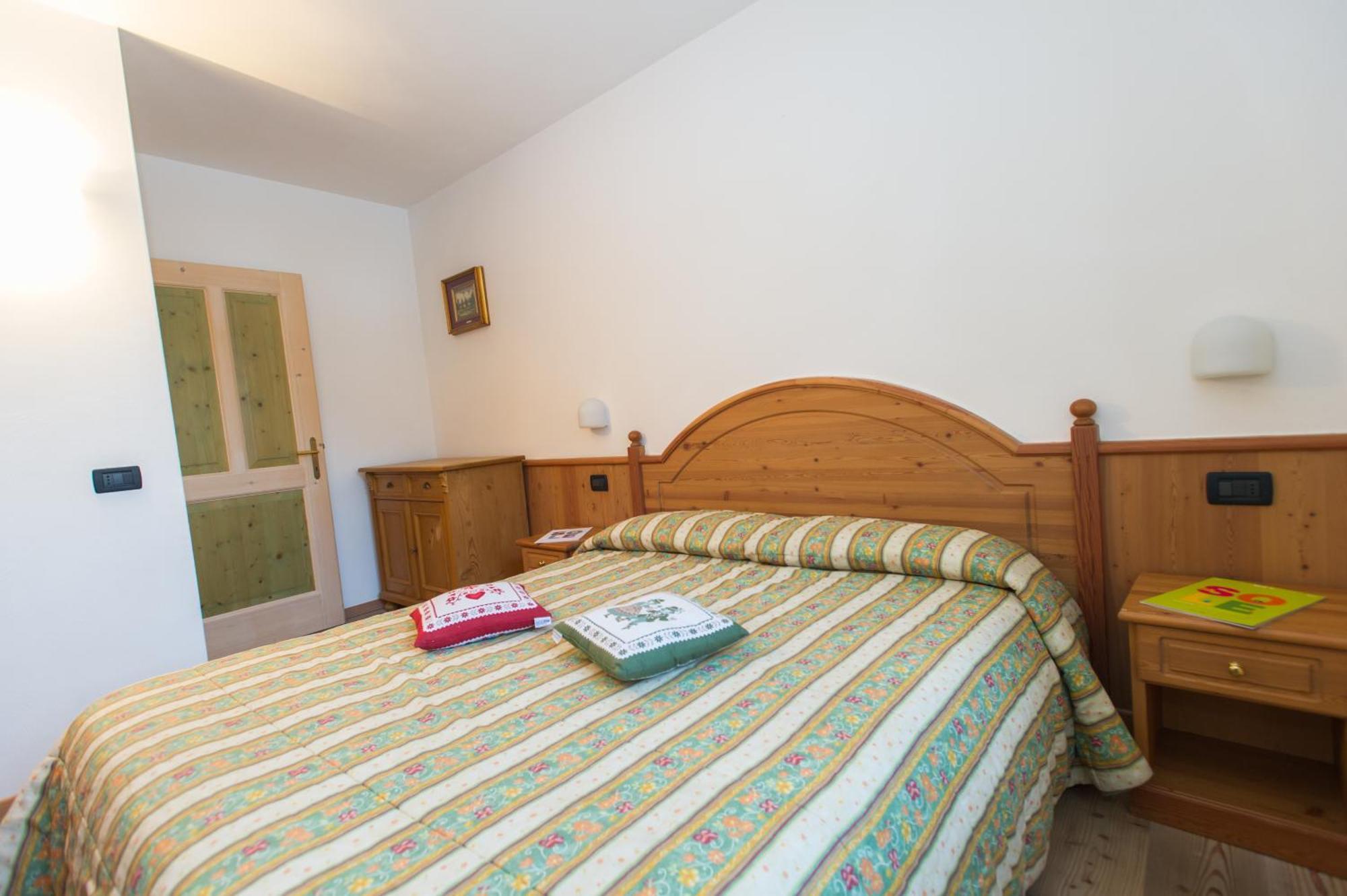 Casa Tomaselli Aparthotel Pellizzano Eksteriør bilde