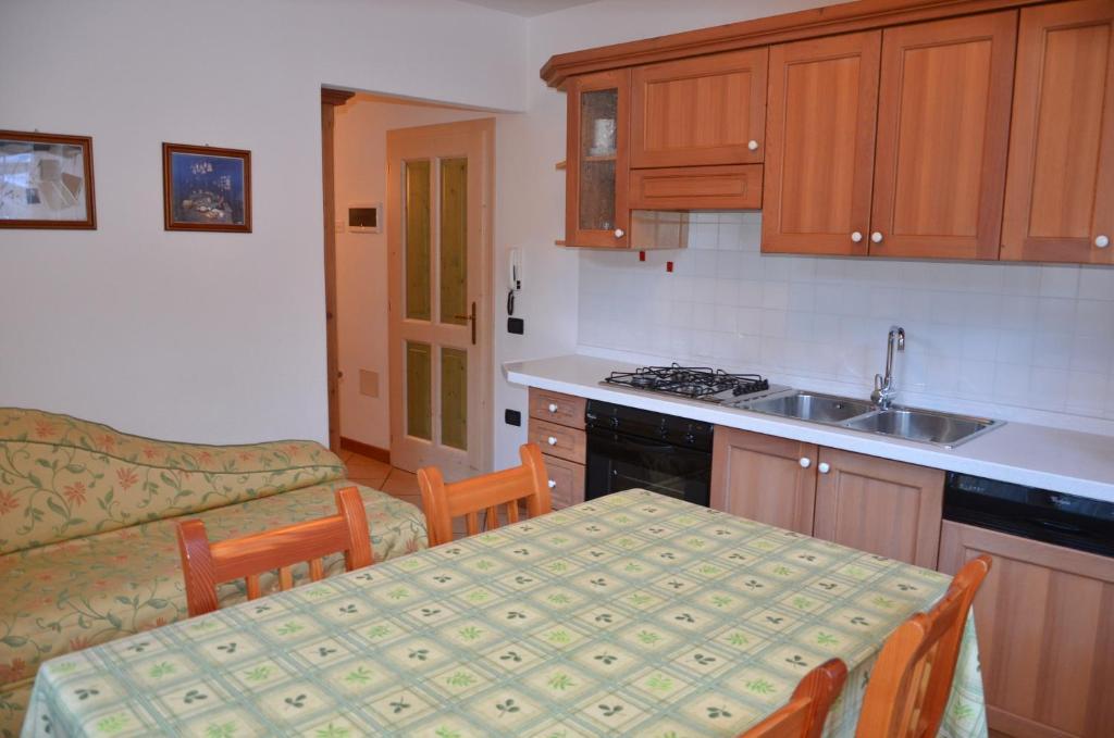 Casa Tomaselli Aparthotel Pellizzano Eksteriør bilde
